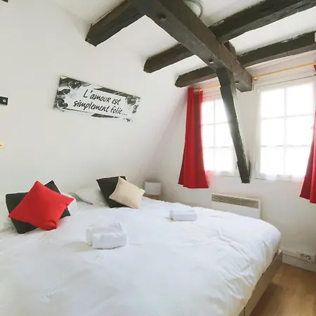 Charmant Studio Authentique#tours#placeplumereau *